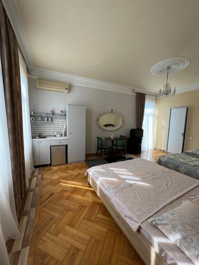 Hotel Kemeni Garden Batumi Exterior foto